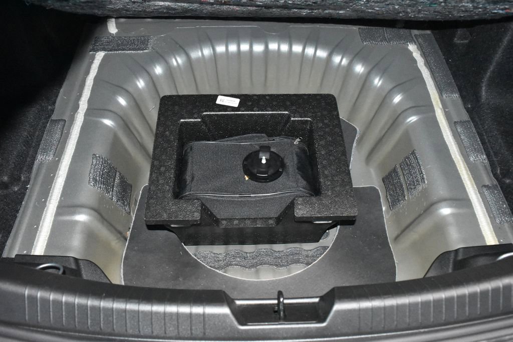 Used 2024 Chevrolet Malibu LT image 30