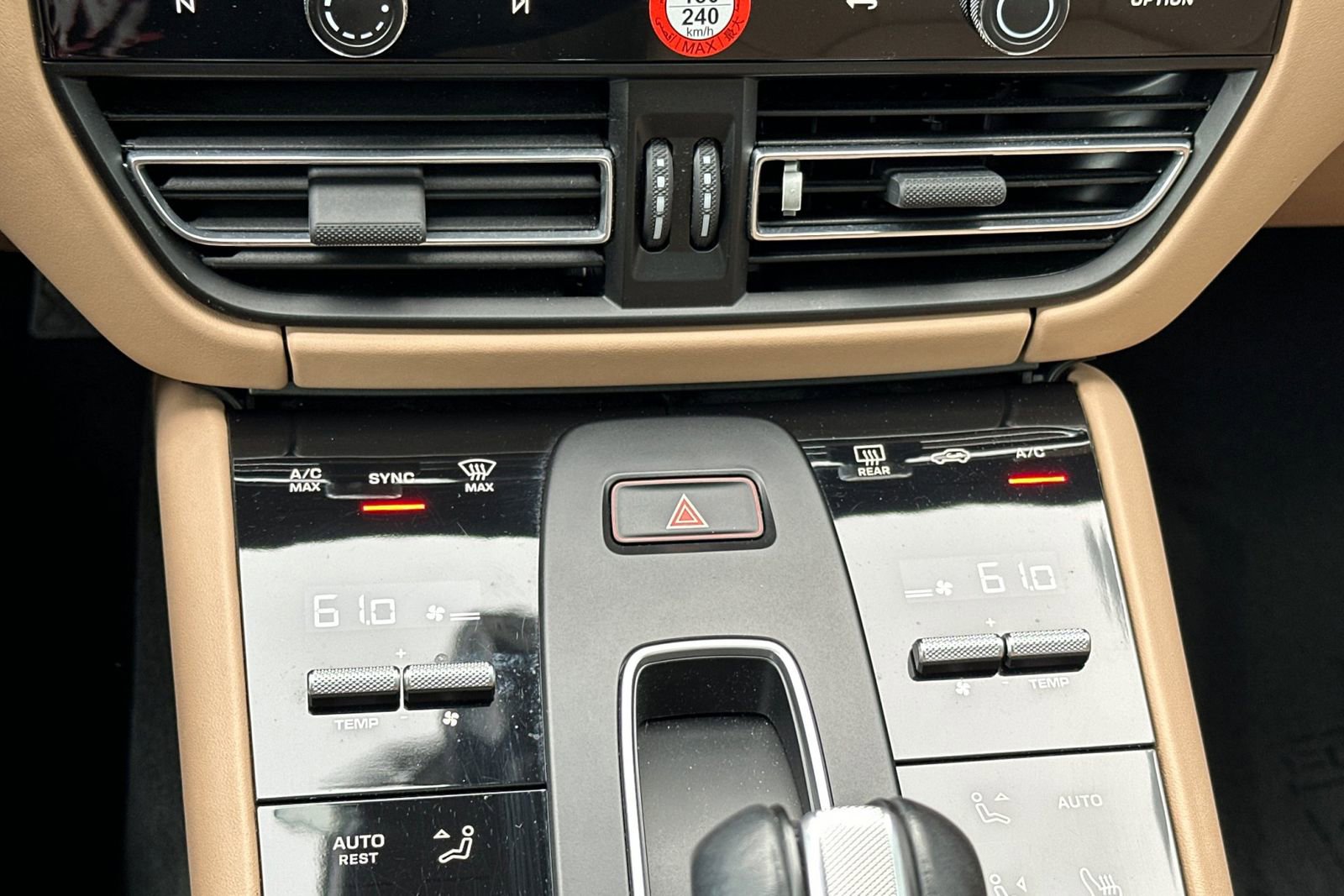 Certified 2023 Porsche Macan Turbo image 25