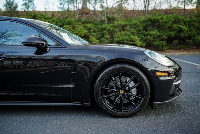 Used 2018 Porsche Panamera 4 image 11