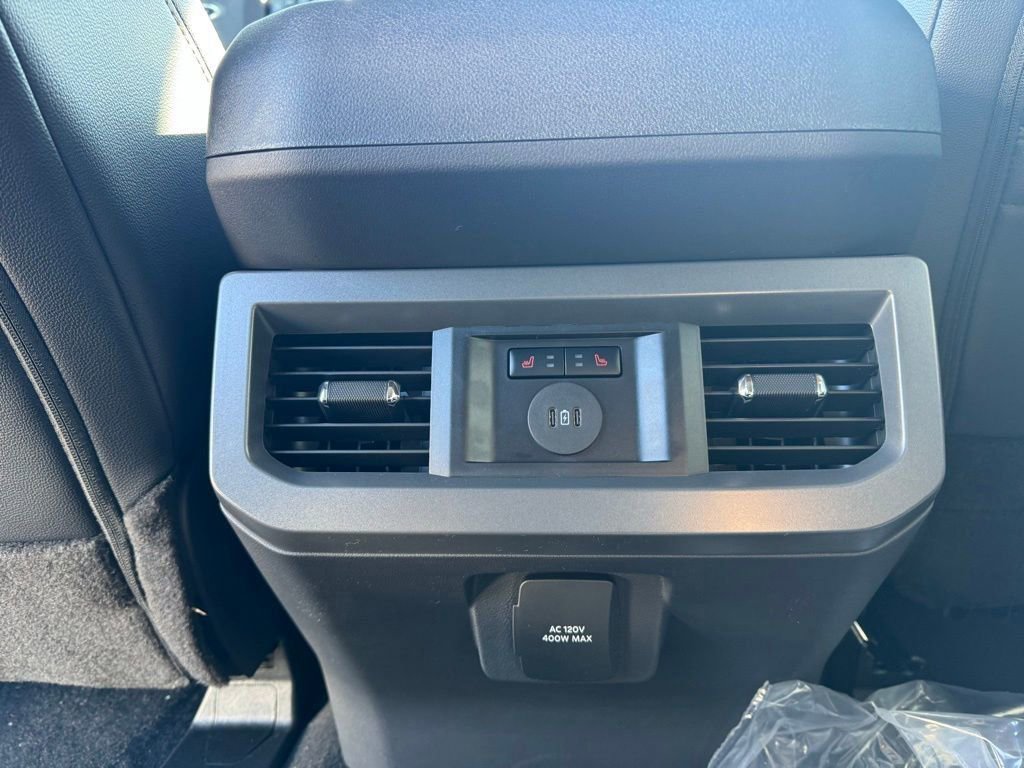 New 2026 Ford F350 Lariat w/ Black Appearance Package image 23