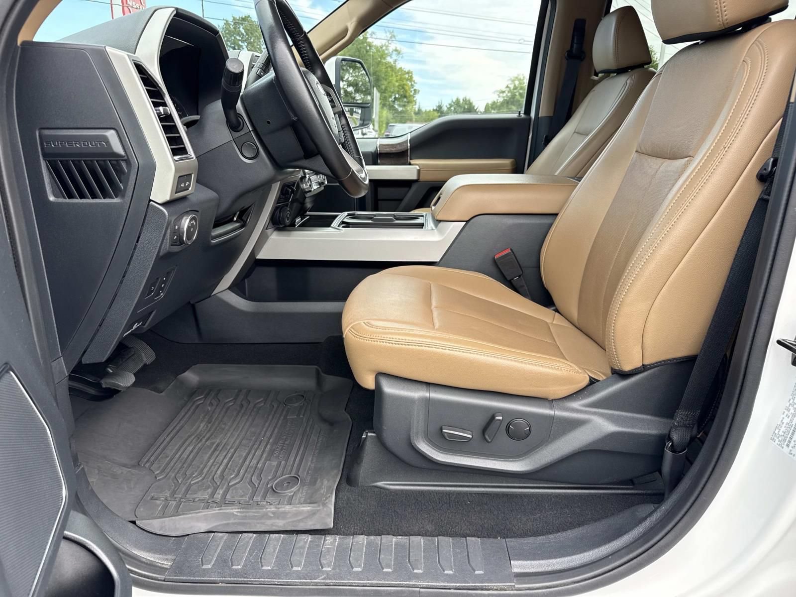 Used 2022 Ford F350 Lariat w/ Lariat Ultimate Package AWD/4WD image 29