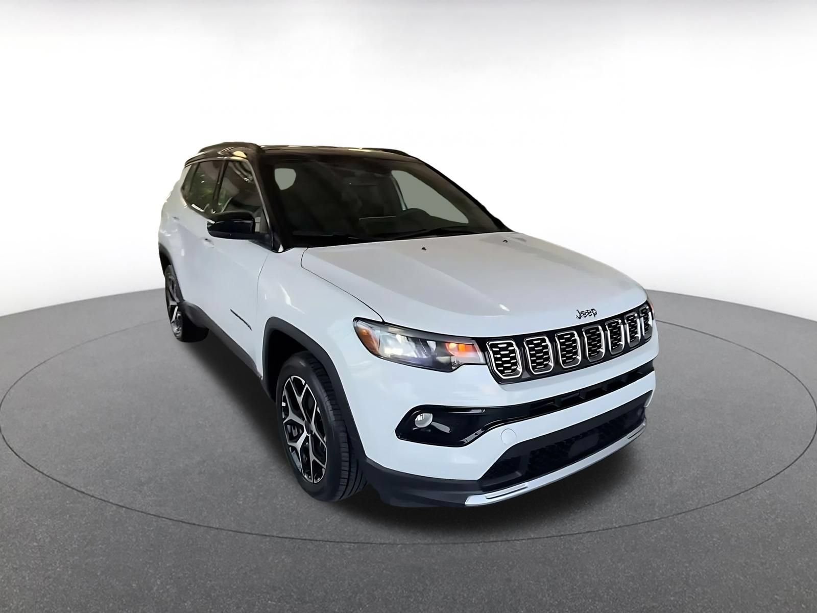 Used 2025 Jeep Compass Limited AWD/4WD image 3
