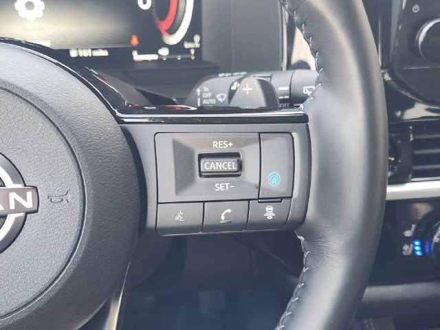 Used 2025 Nissan Pathfinder Platinum w/ Cargo Package FWD image 30