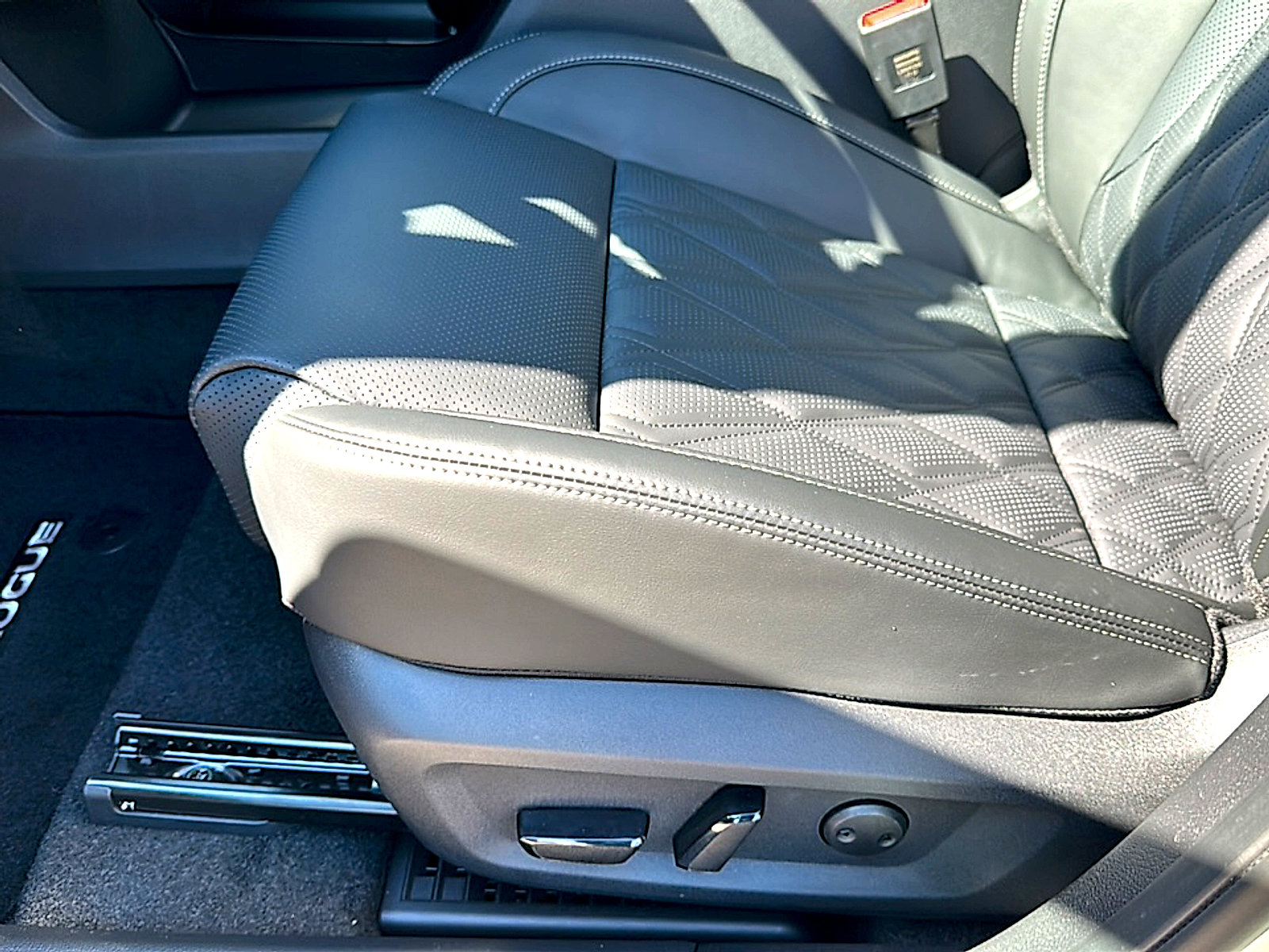 New 2026 Nissan Rogue Platinum w/ Platinum Premium Package image 12