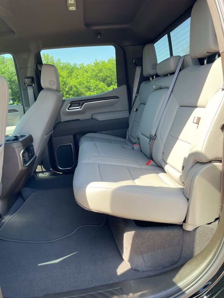 Used 2025 GMC Sierra 1500 SLT w/ SLT Premium Package AWD/4WD image 11