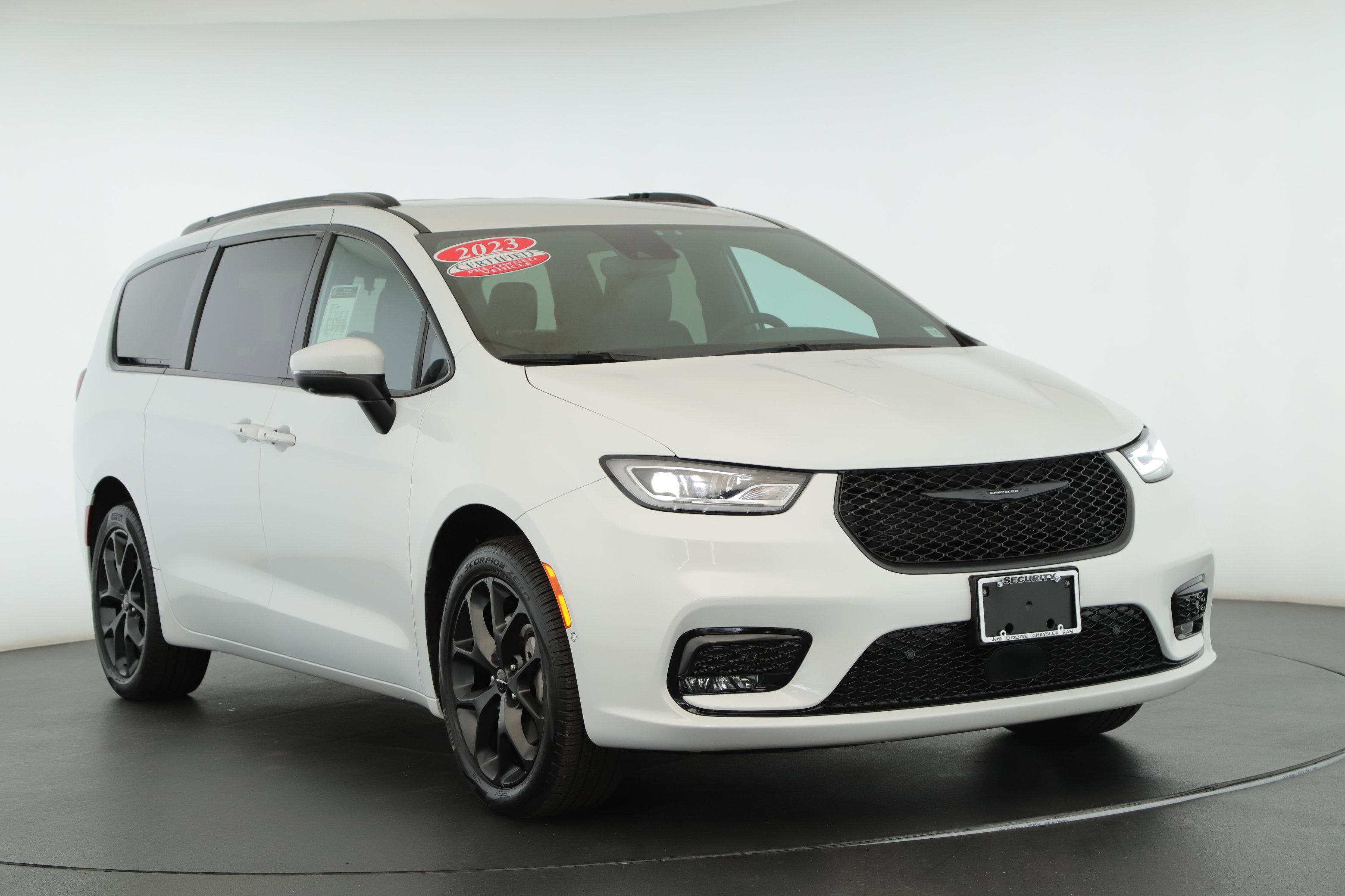 Used 2023 Chrysler Pacifica Touring-L w/ S Appearance Package video 1
