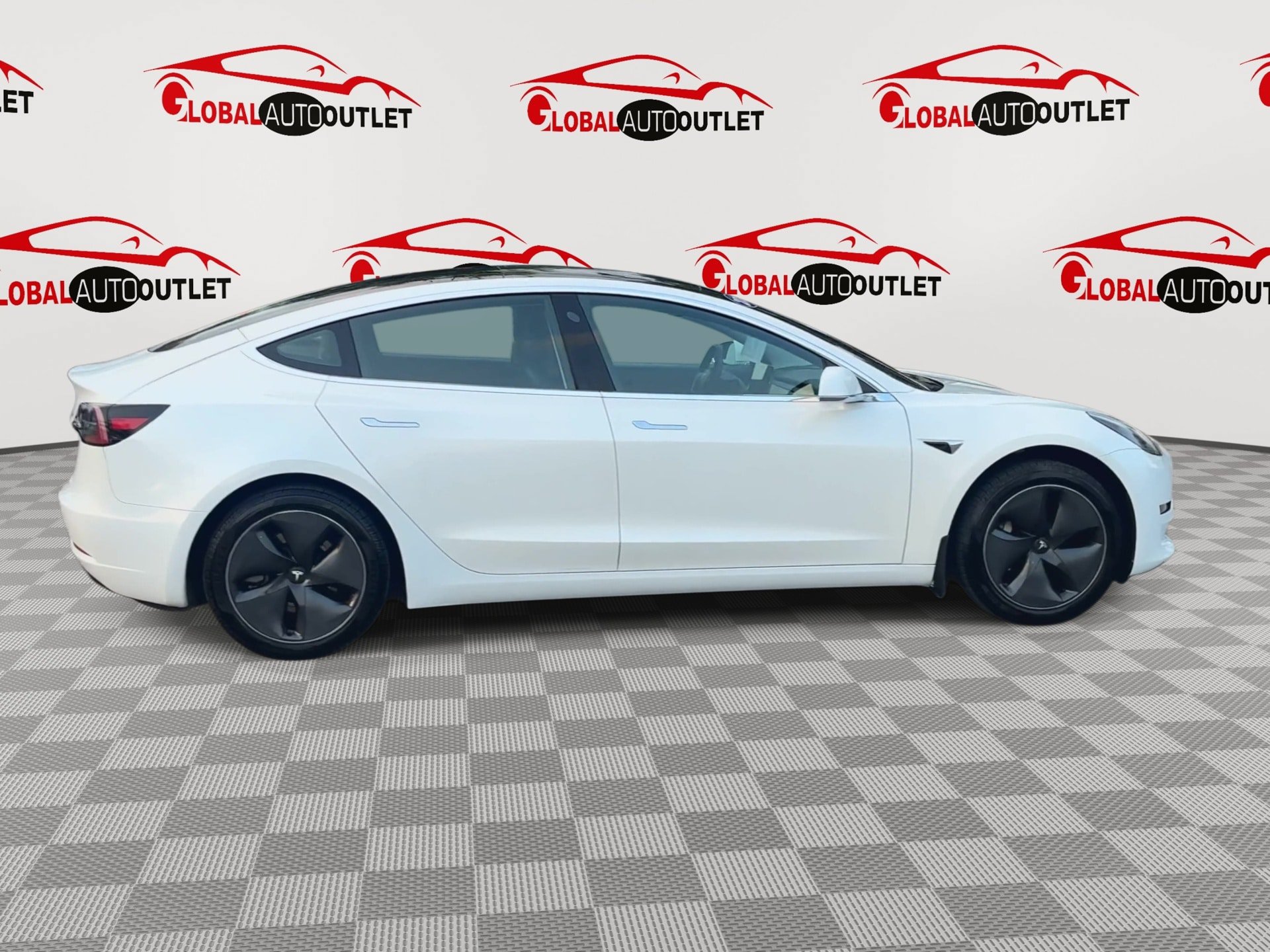 Used 2020 Tesla Model 3 Standard Range RWD image 9