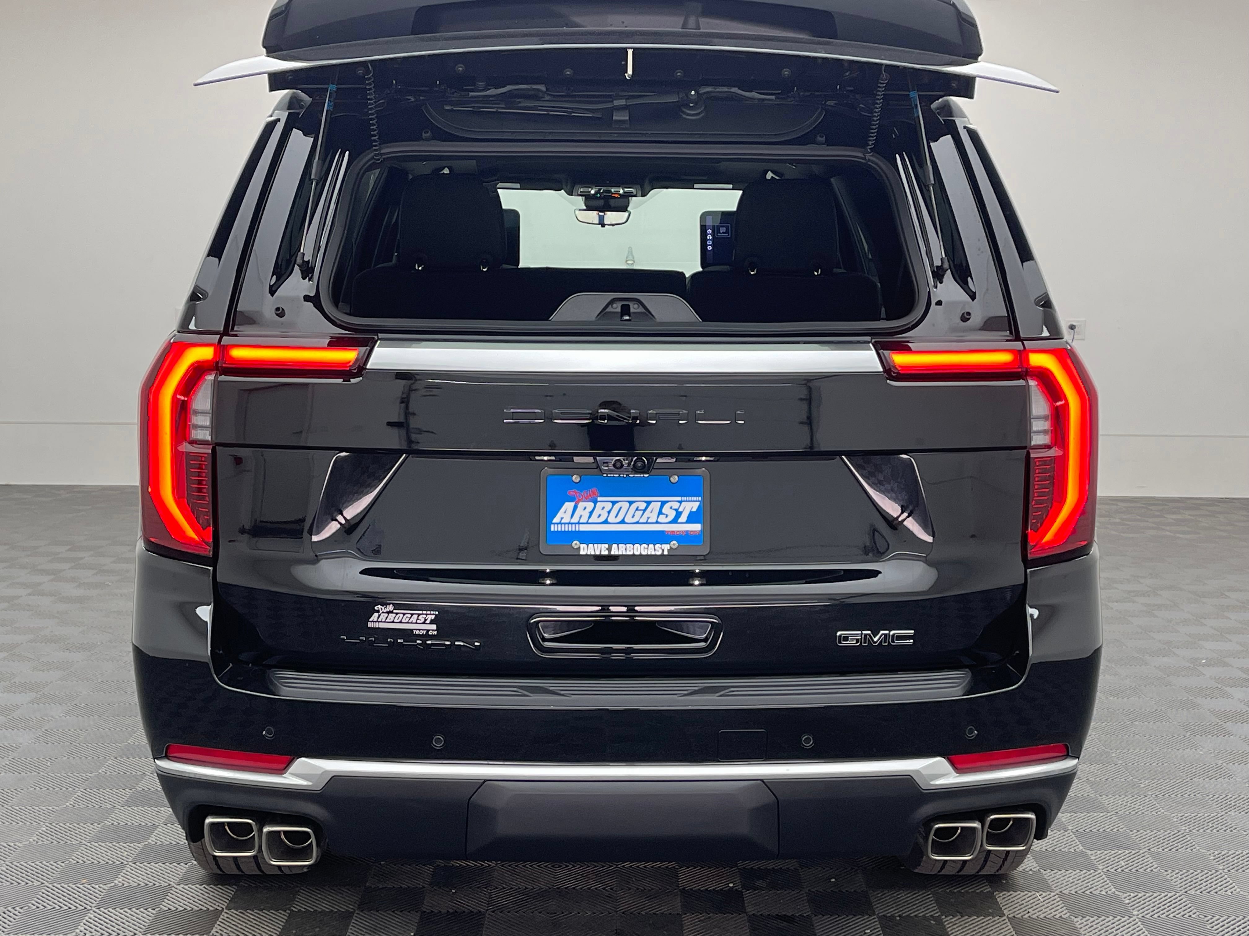 New 2026 GMC Yukon XL Denali w/ Denali Reserve Package AWD/4WD image 13
