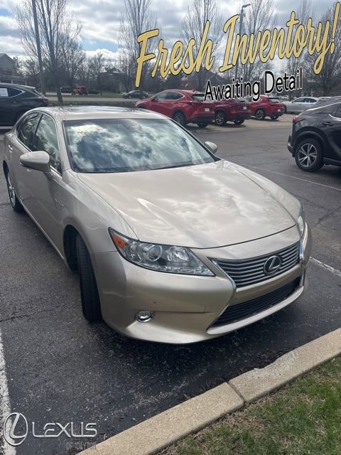 Used 2015 Lexus ES 300h w/ Navigation System Package image 1