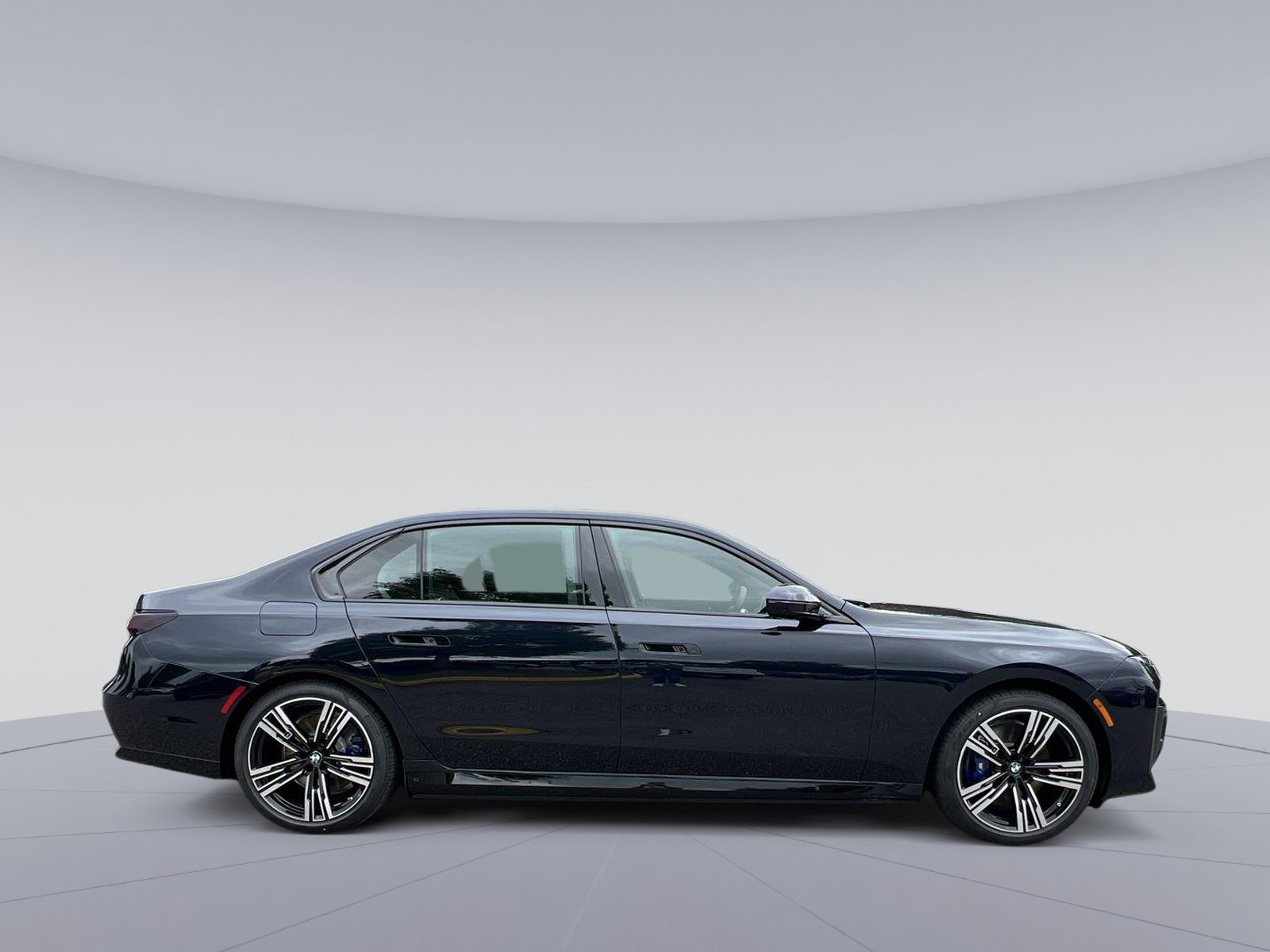 New 2025 BMW i7 eDrive50 w/ Executive Package RWD image 6