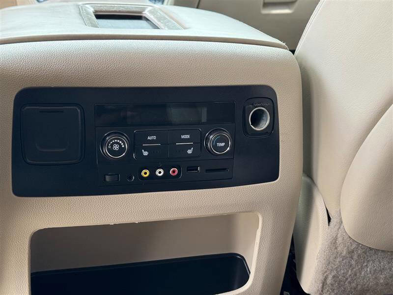 Used 2015 GMC Yukon XL Denali w/ Touring Package image 27