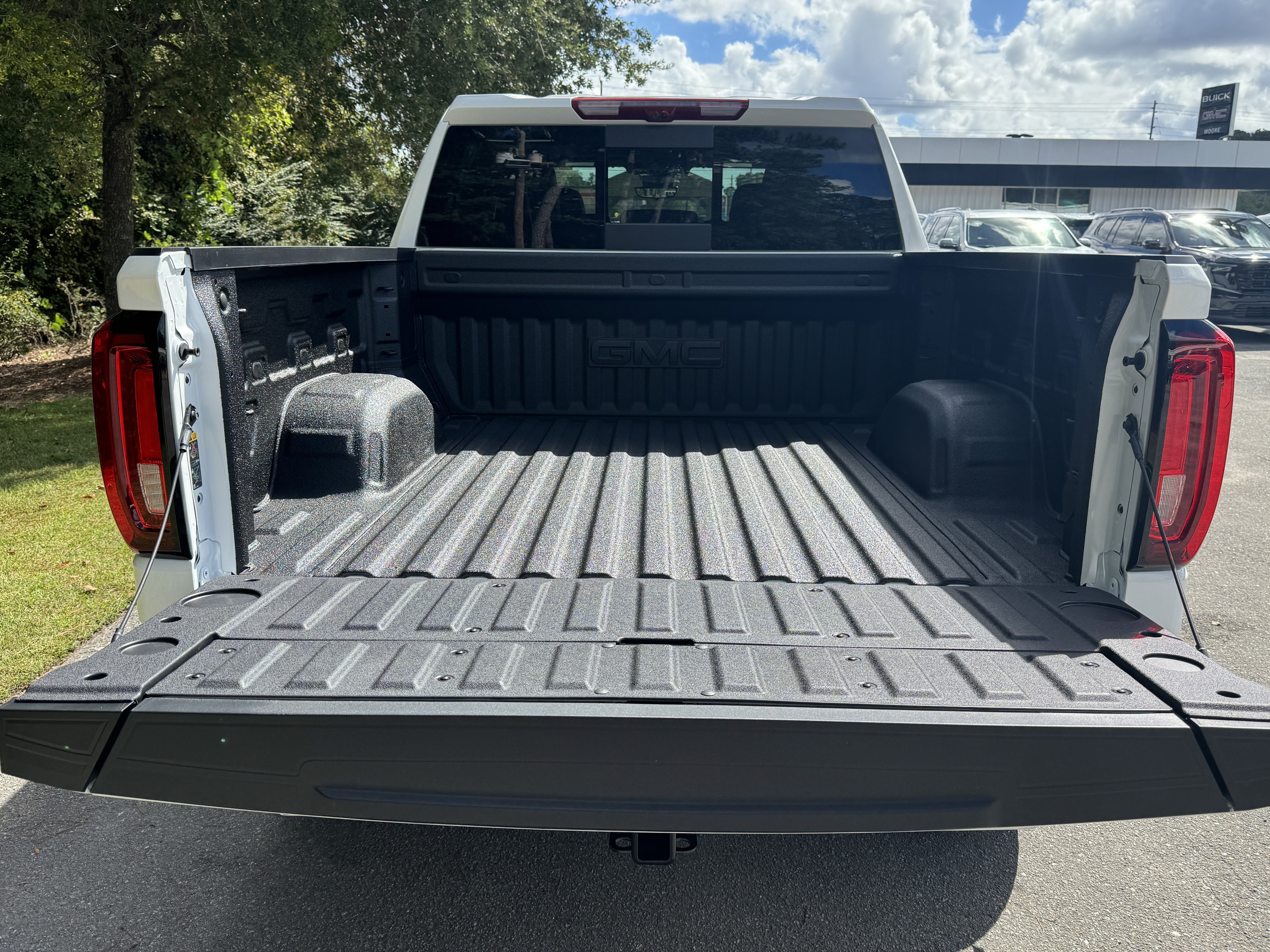 New 2026 GMC Sierra 1500 AT4 w/ Technology Package image 5