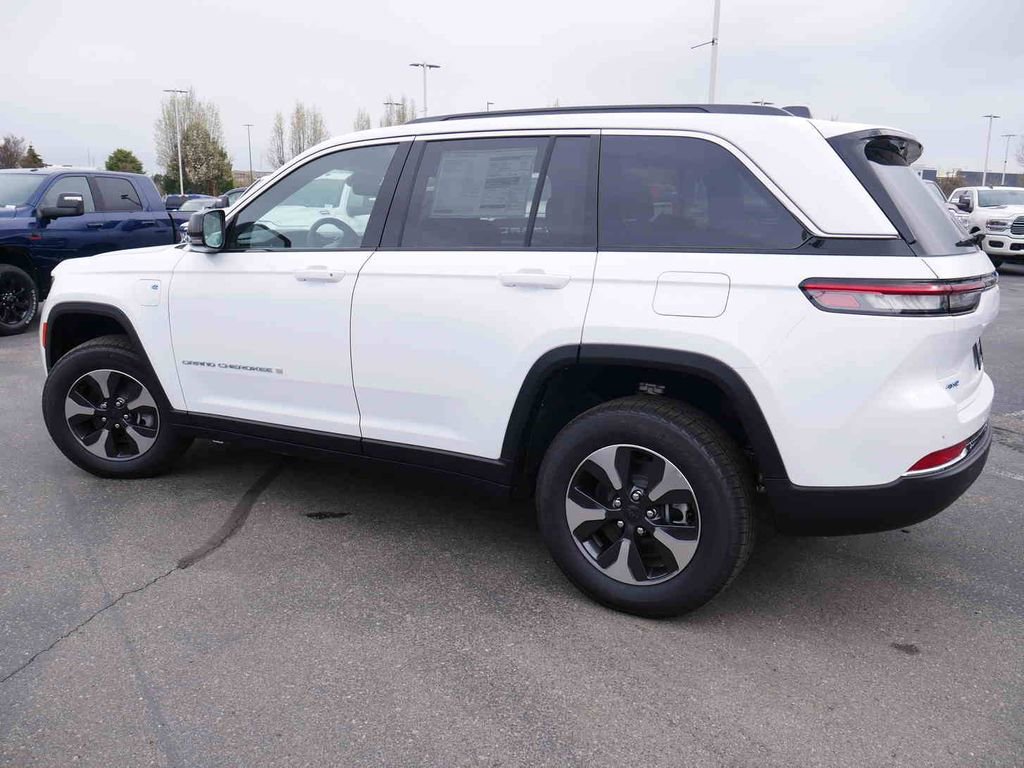 New 2025 Jeep Grand Cherokee Limited 4xe image 14