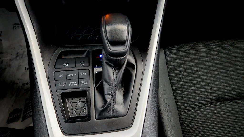 Certified 2024 Toyota RAV4 LE AWD/4WD image 31