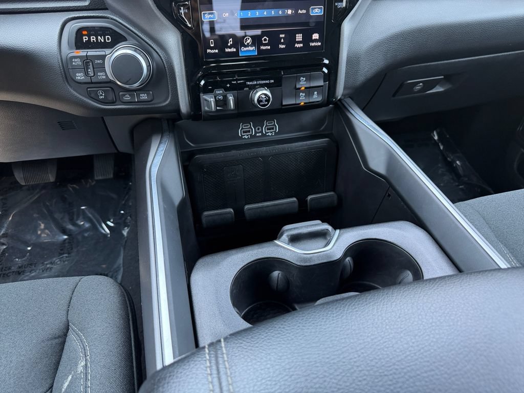 Used 2025 RAM 1500 Big Horn AWD/4WD image 11