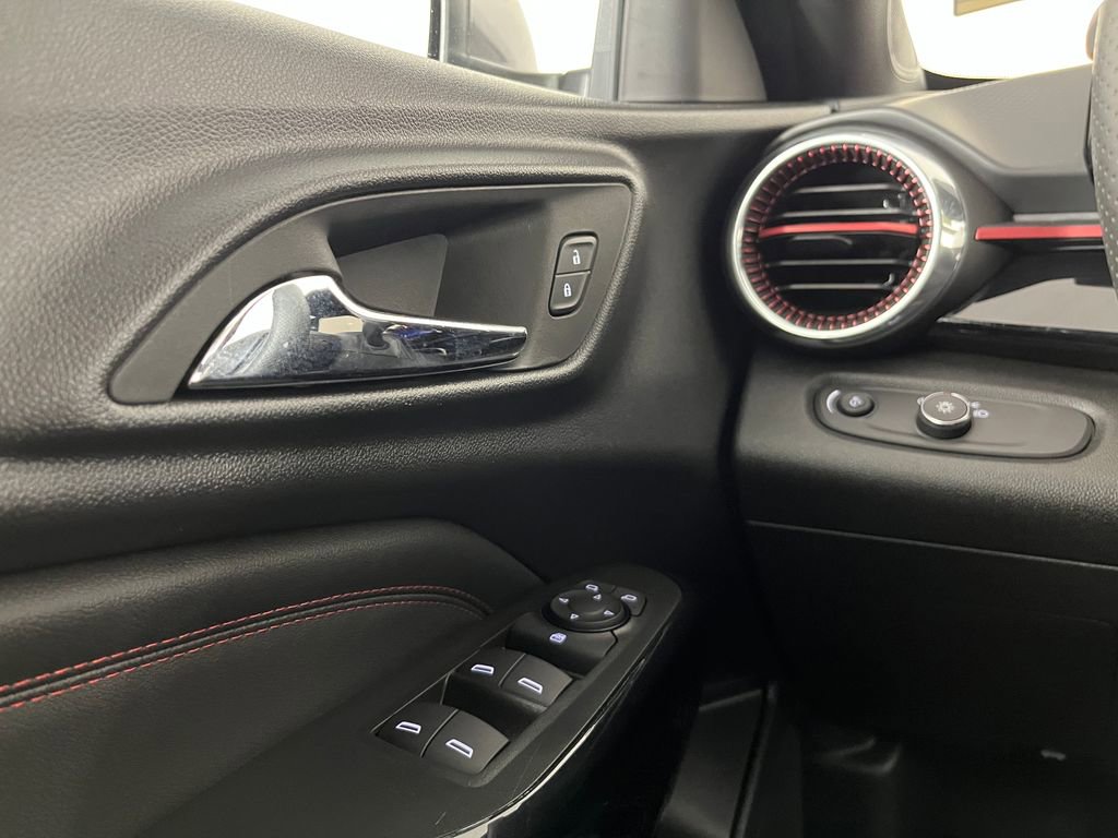 Used 2025 Chevrolet Trax RS w/ Driver Confidence Package FWD image 24