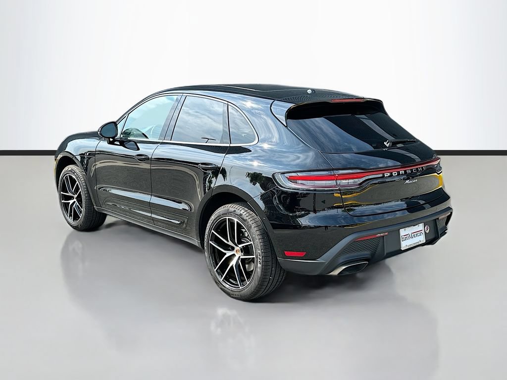 Certified 2026 Porsche Macan AWD/4WD image 3