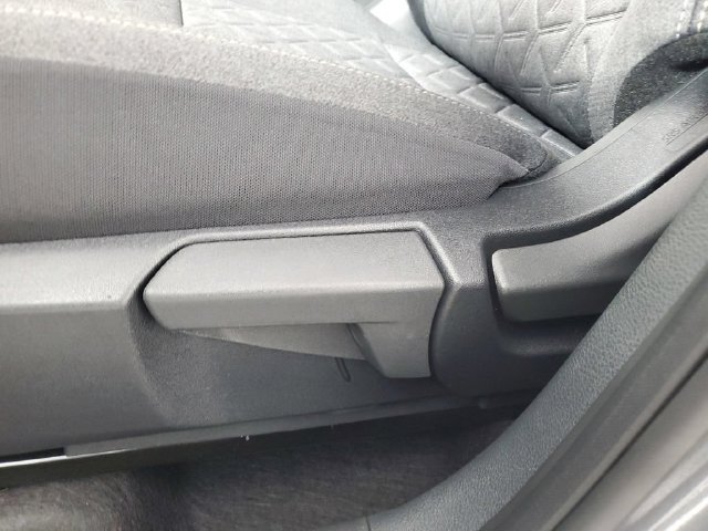 New 2026 Nissan Kicks SV w/ Cold Weather Package FWD image 30
