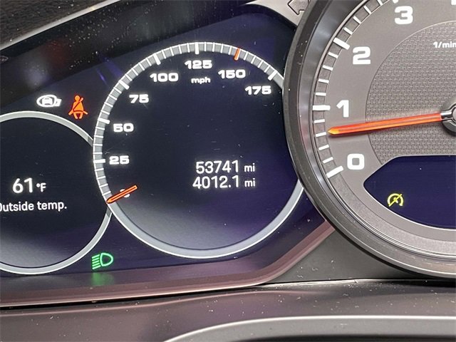 Certified 2022 Porsche Cayenne Platinum Edition image 44