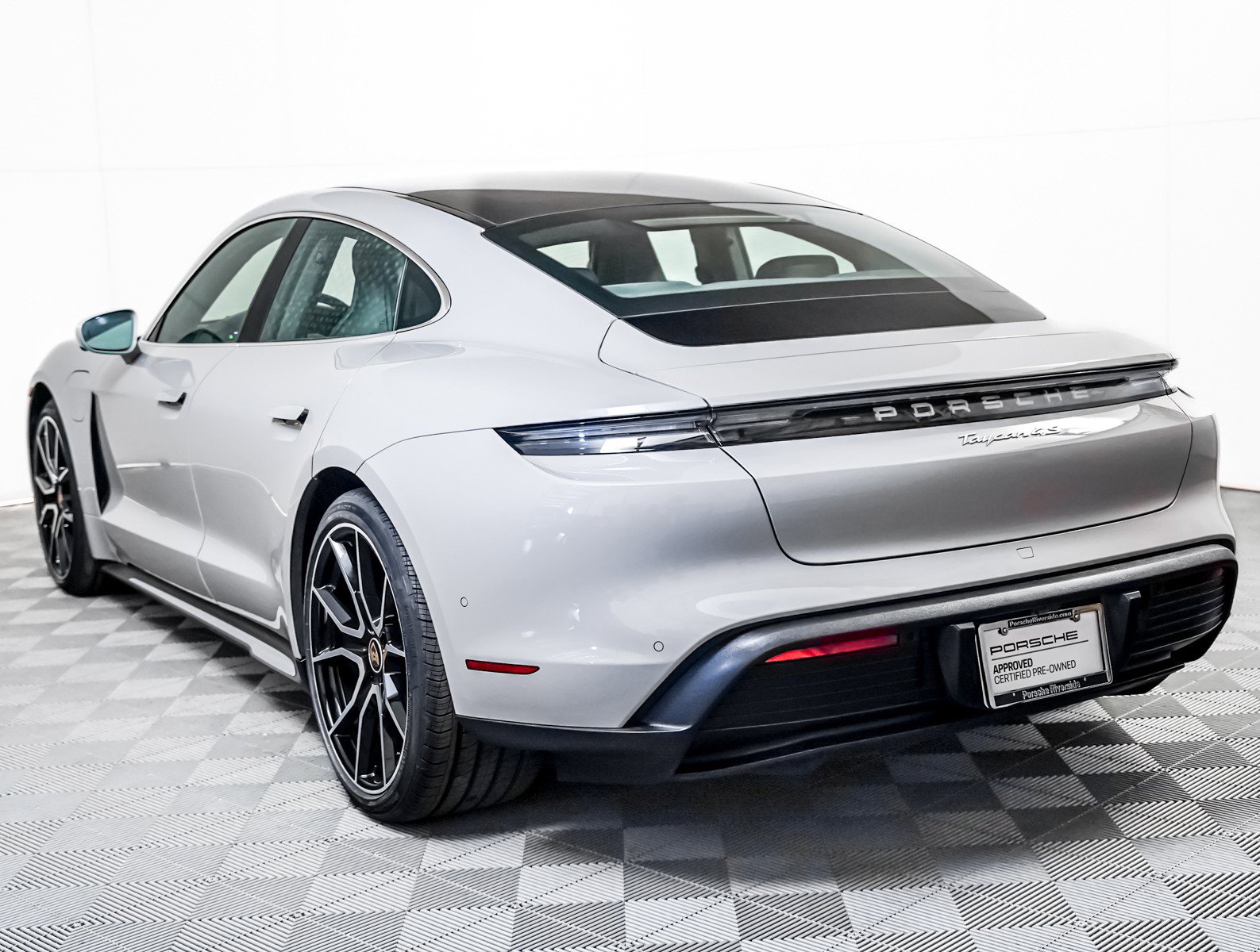 Certified 2024 Porsche Taycan 4S w/ Technology Package (P6F) image 3