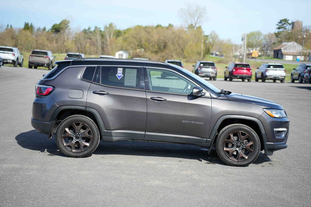 Used 2018 Jeep Compass Limited w/ Navigation Group AWD/4WD image 4