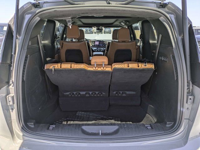 Used 2021 Chrysler Pacifica Pinnacle AWD/4WD image 12