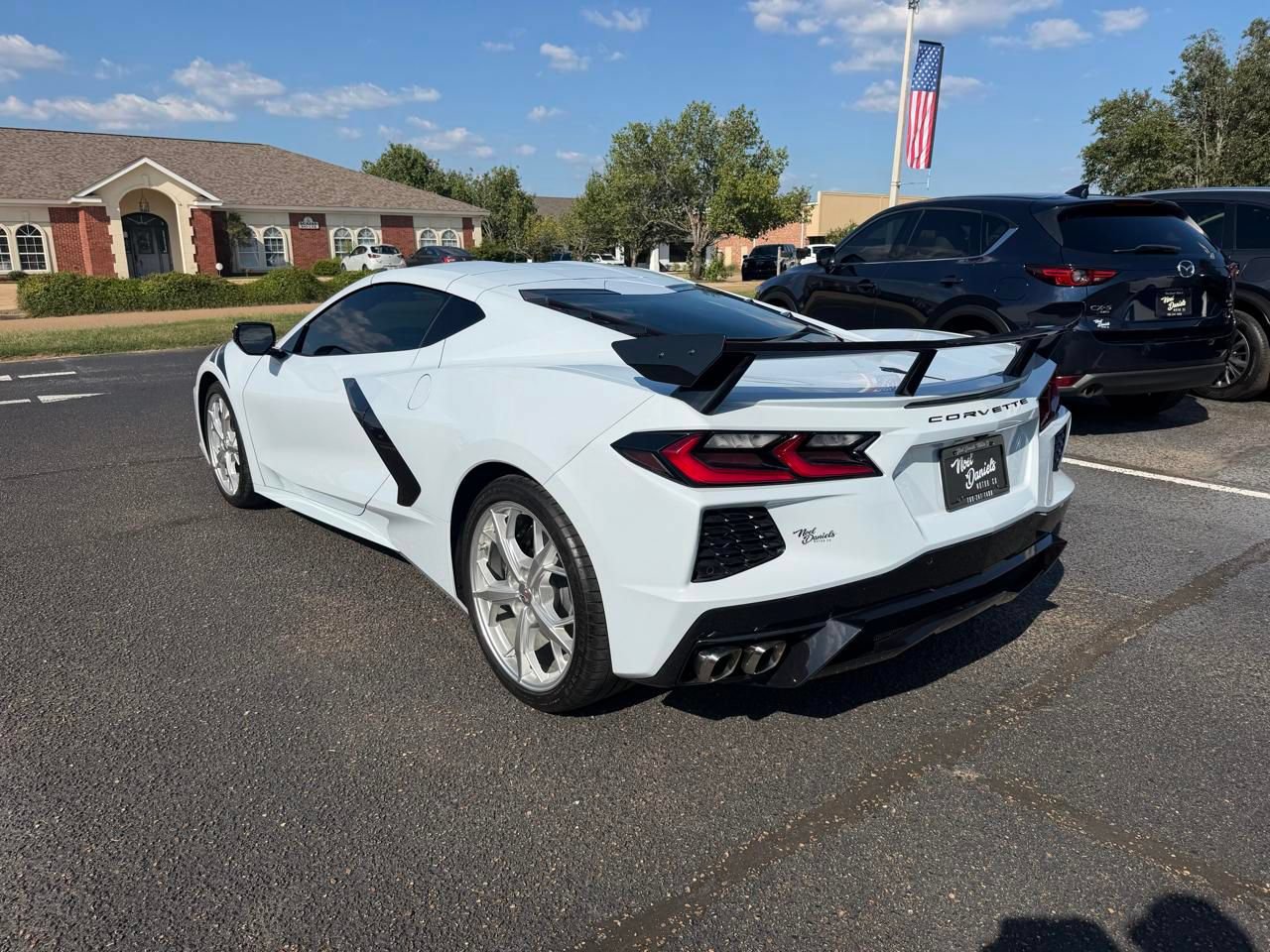Used 2022 Chevrolet Corvette Stingray Coupe w/ Engine Appearance Package RWD image 4