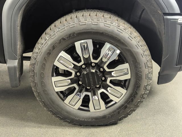 Used 2025 GMC Sierra 2500 Denali w/ Technology Package AWD/4WD image 13