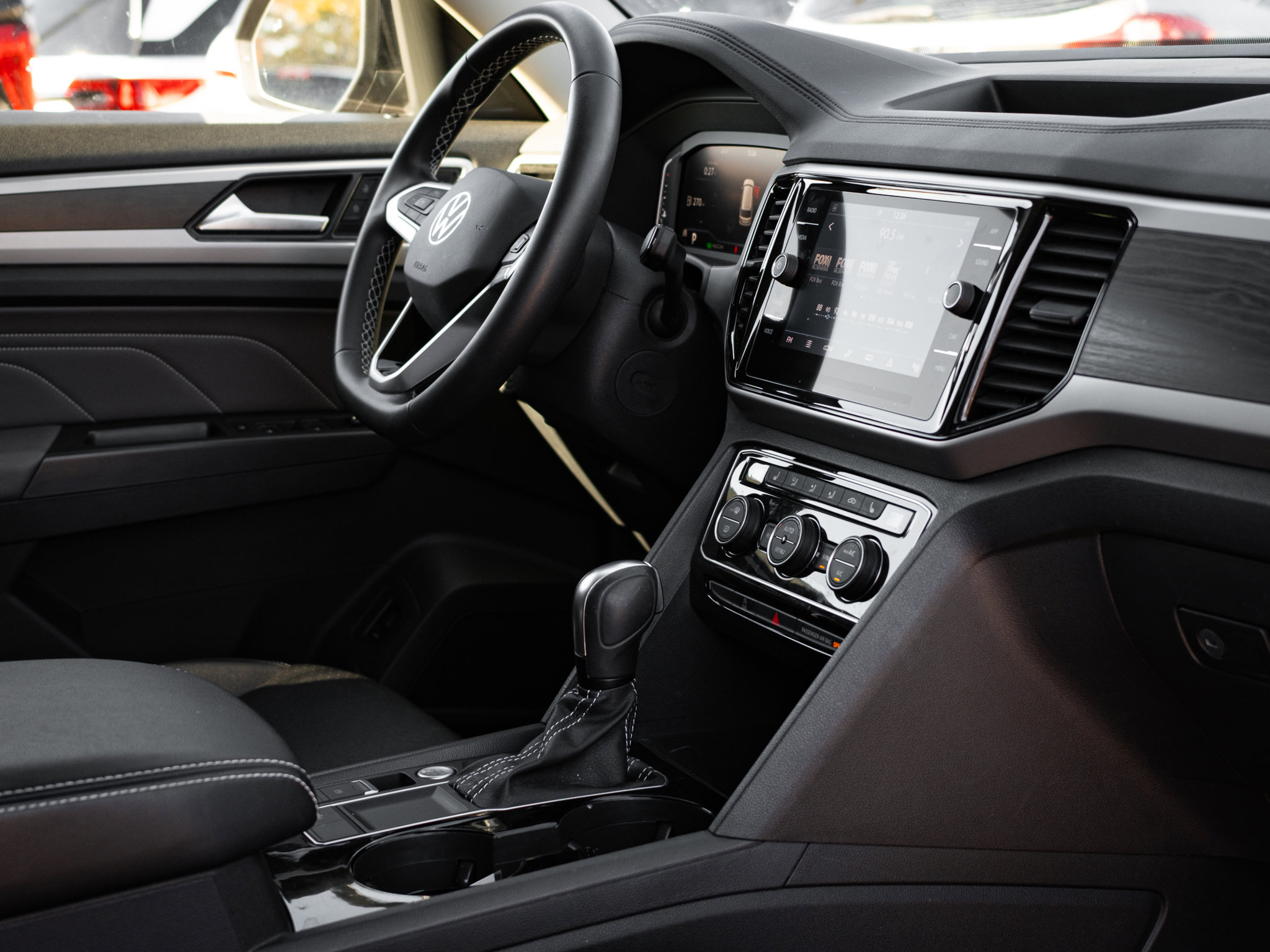 Used 2023 Volkswagen Atlas SE image 33