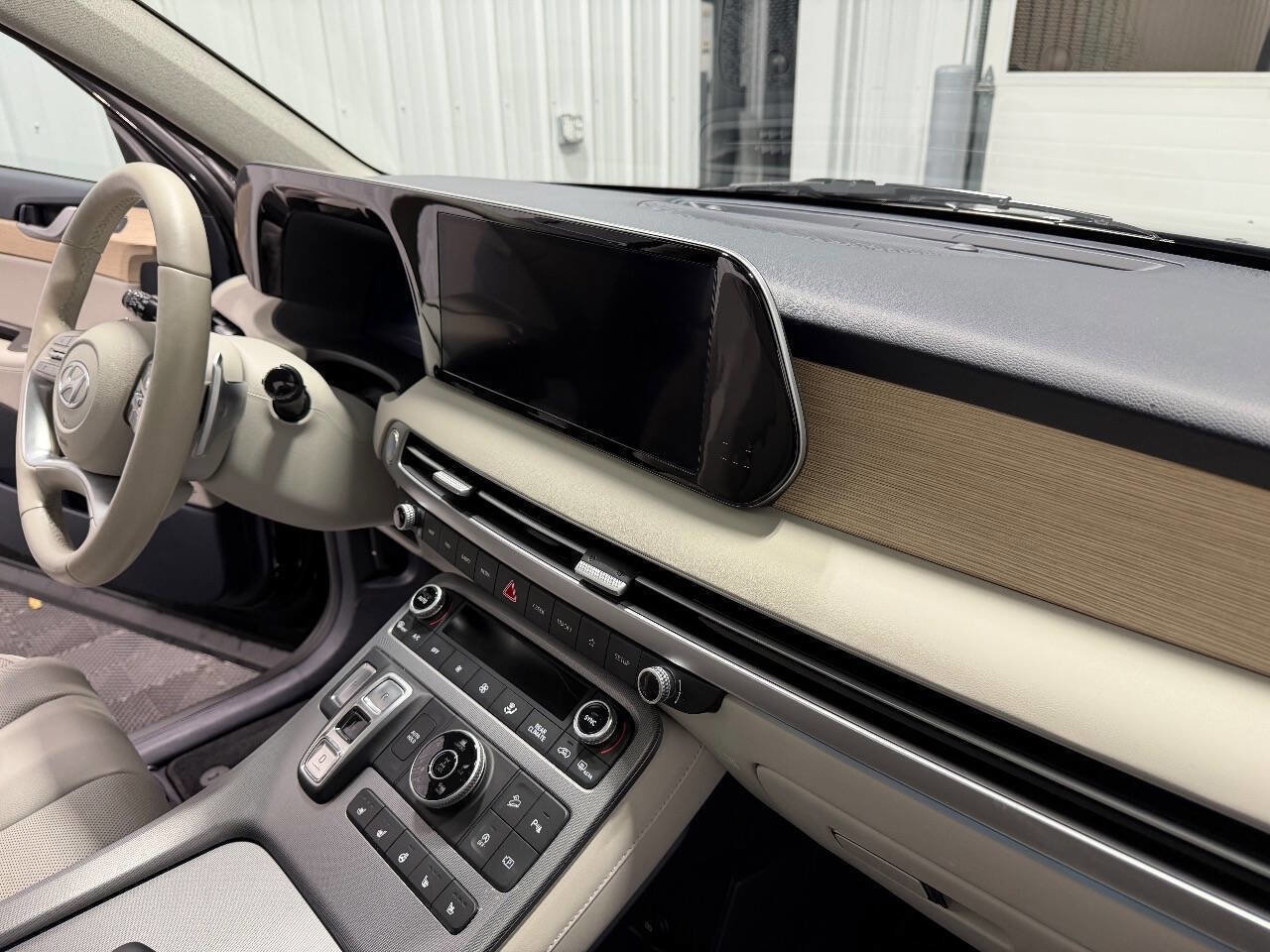 Used 2025 Hyundai Palisade Limited image 19