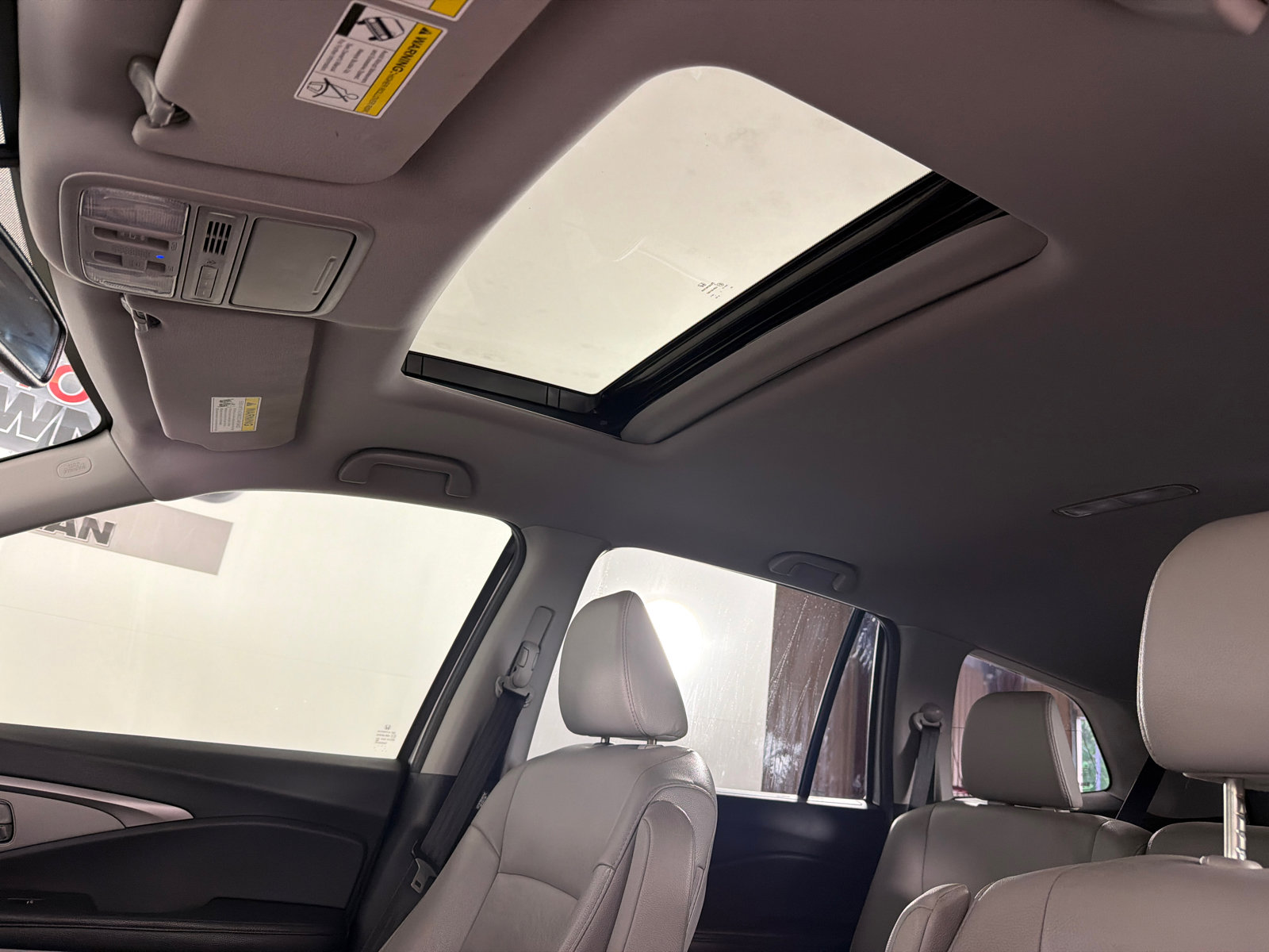 Used 2017 Honda Pilot EX-L image 2