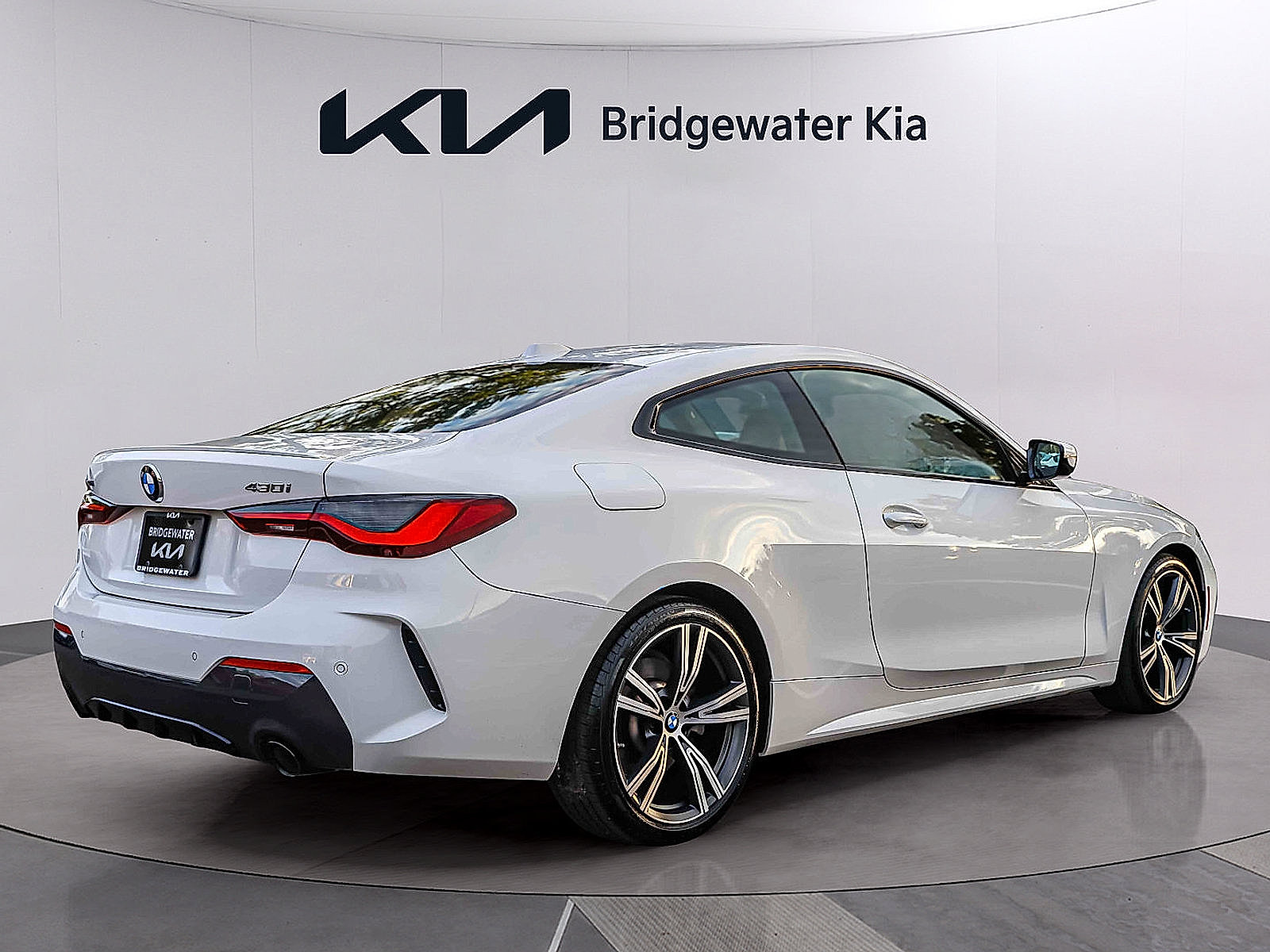 Used 2024 BMW 430i xDrive Coupe w/ M Sport Package AWD/4WD image 6