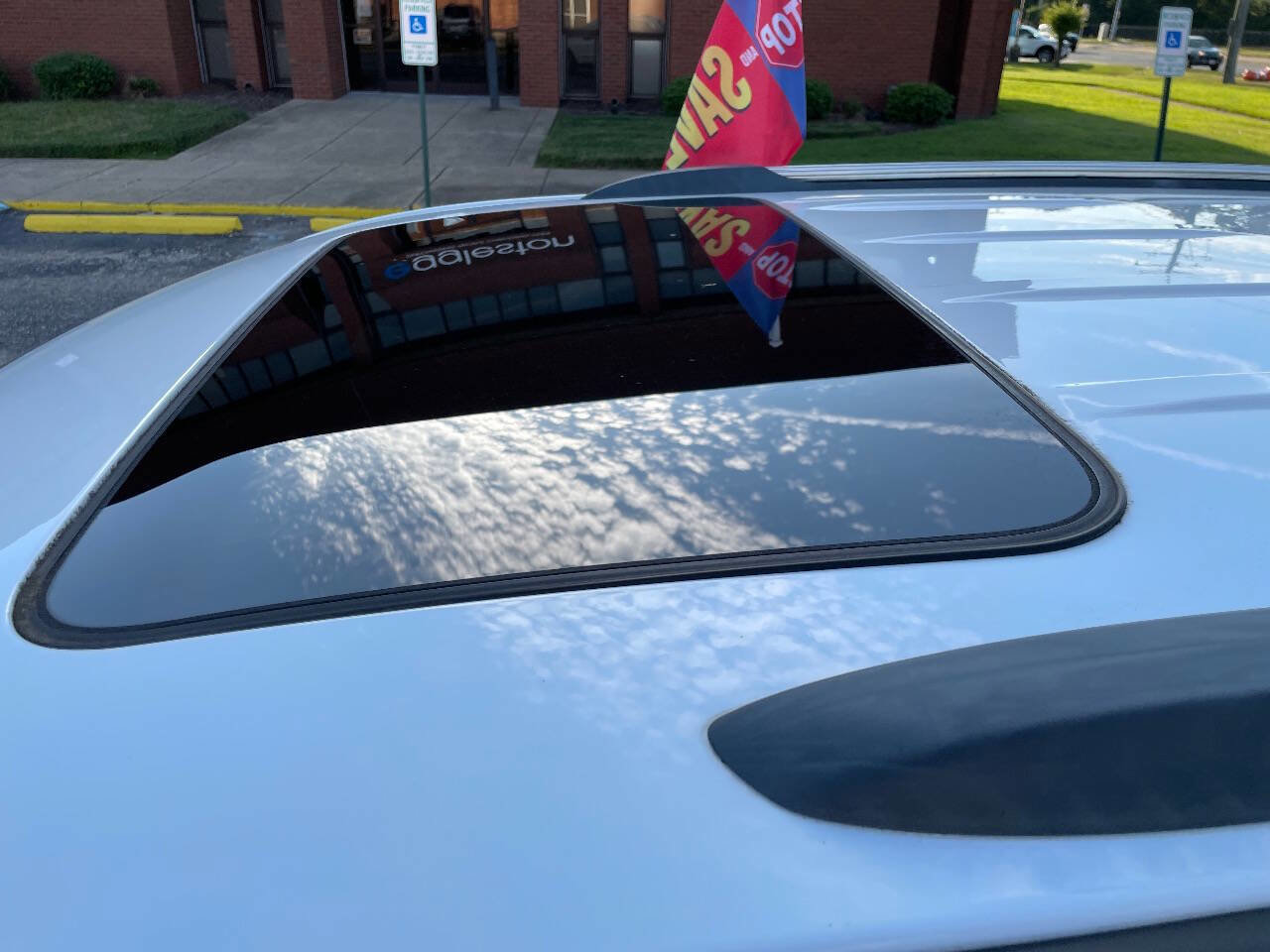 Used 2013 Jeep Grand Cherokee Laredo image 11