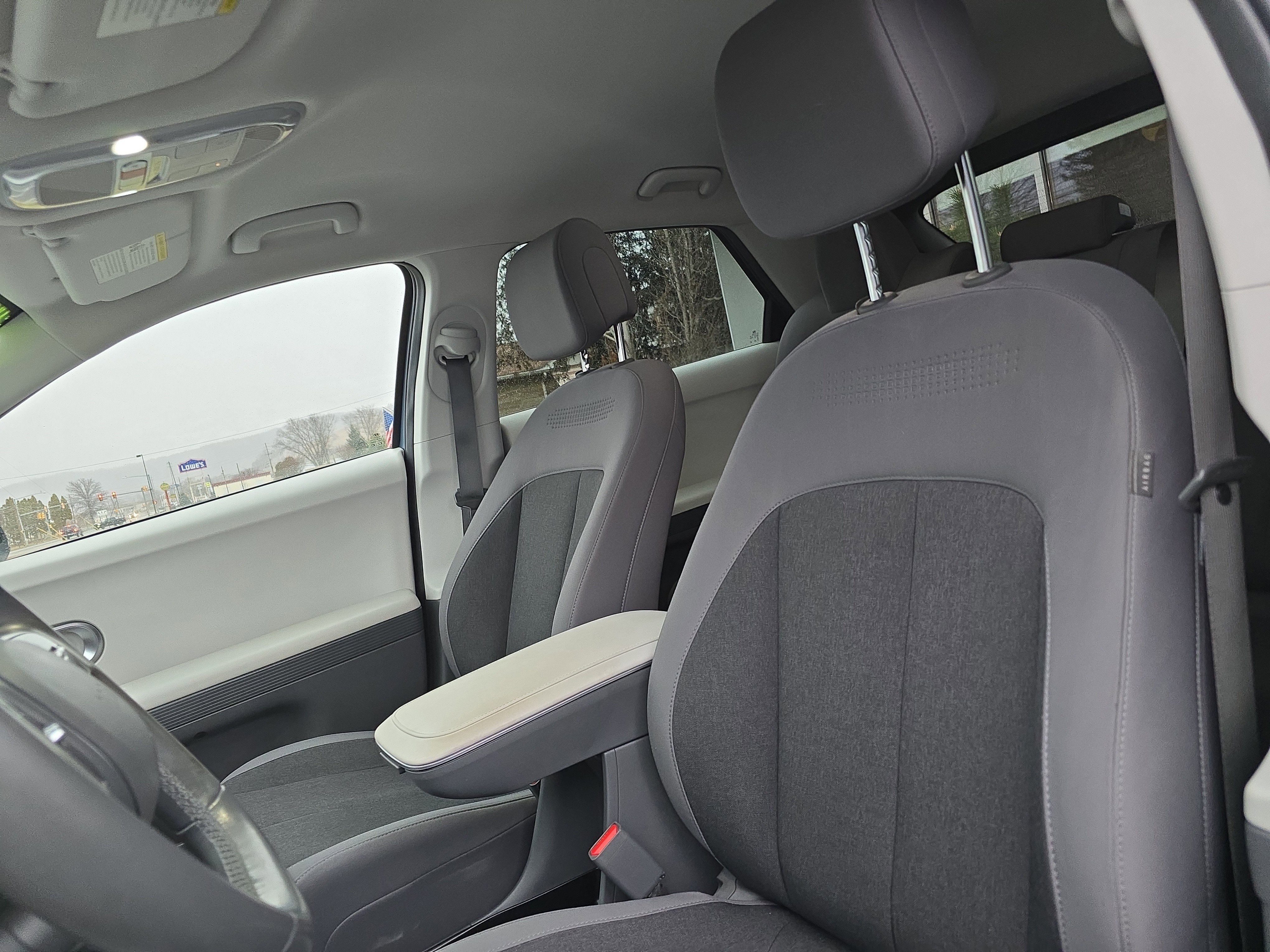 Used 2022 Hyundai Ioniq 5 SE w/ Cargo Package image 12