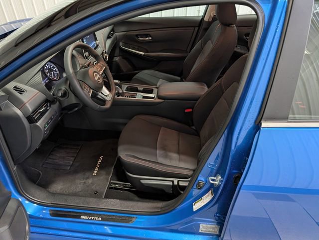 Used 2025 Nissan Sentra SR FWD image 14