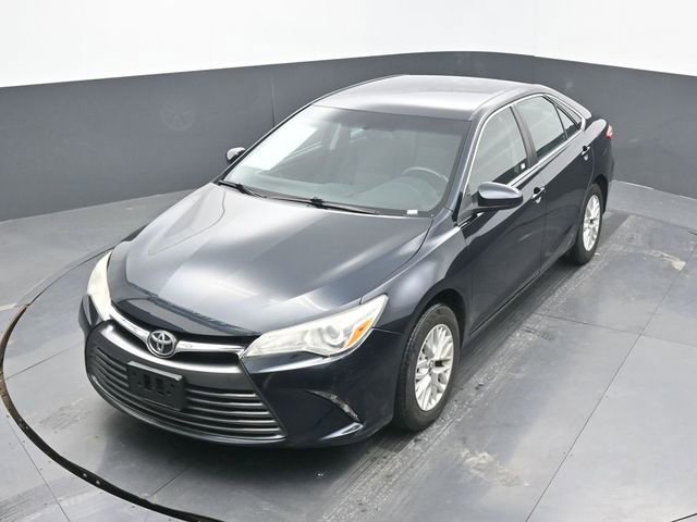 Used 2016 Toyota Camry LE image 45