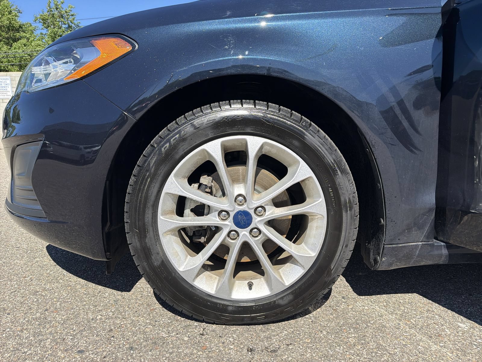 Used 2020 Ford Fusion SE FWD image 16