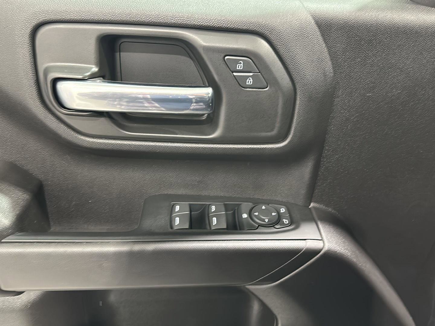 Used 2024 Chevrolet Silverado 1500 Custom image 25