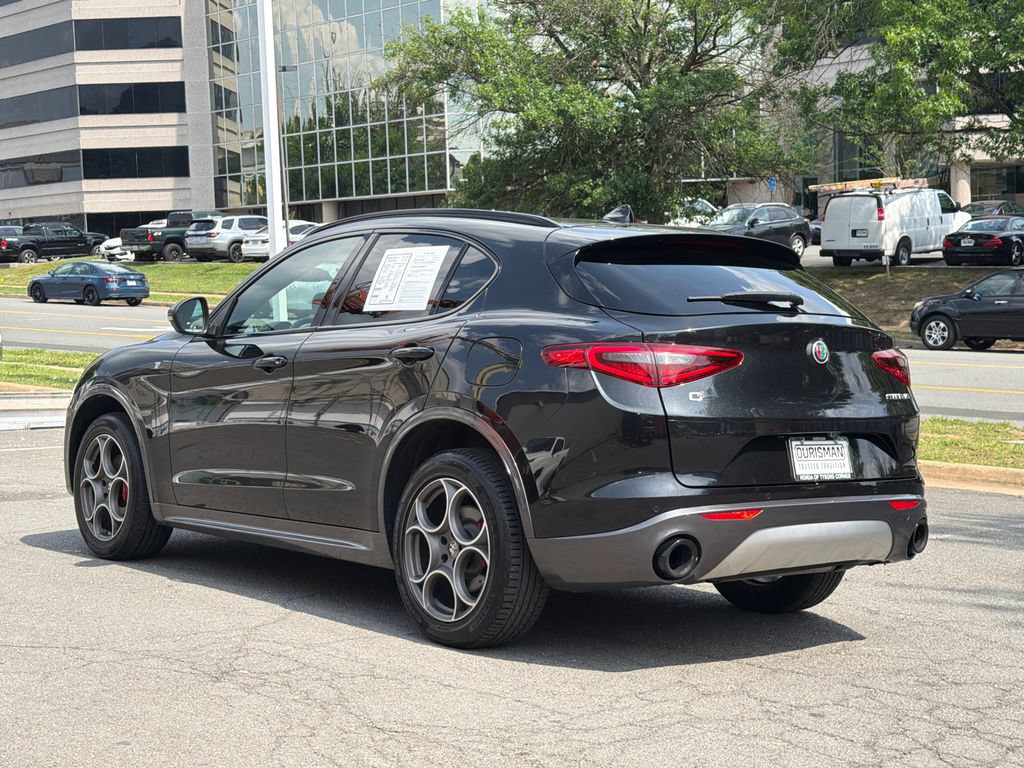 Used 2022 Alfa Romeo Stelvio Ti AWD/4WD image 6