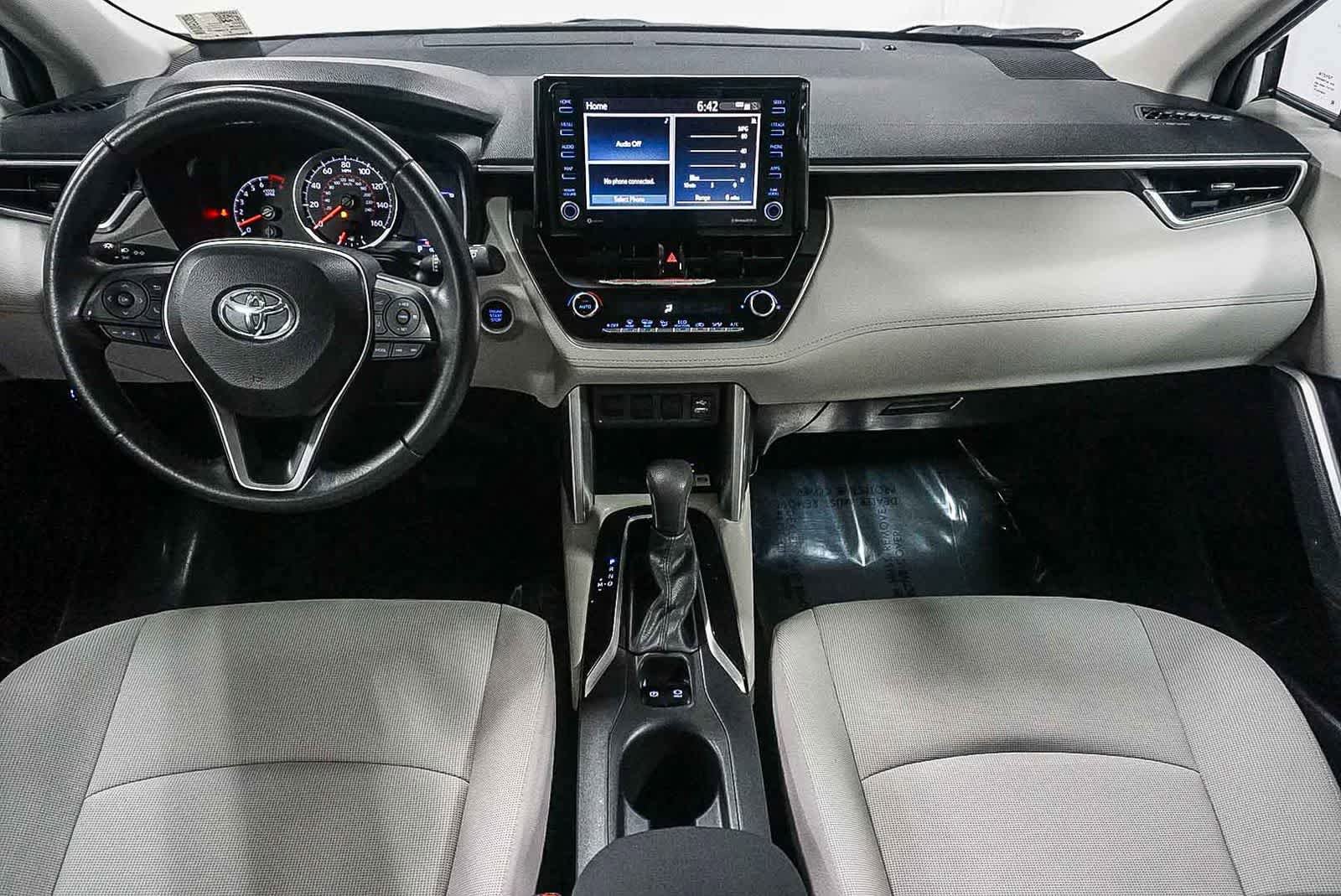 Certified 2022 Toyota Corolla Cross LE w/ Moonroof Package FWD image 15