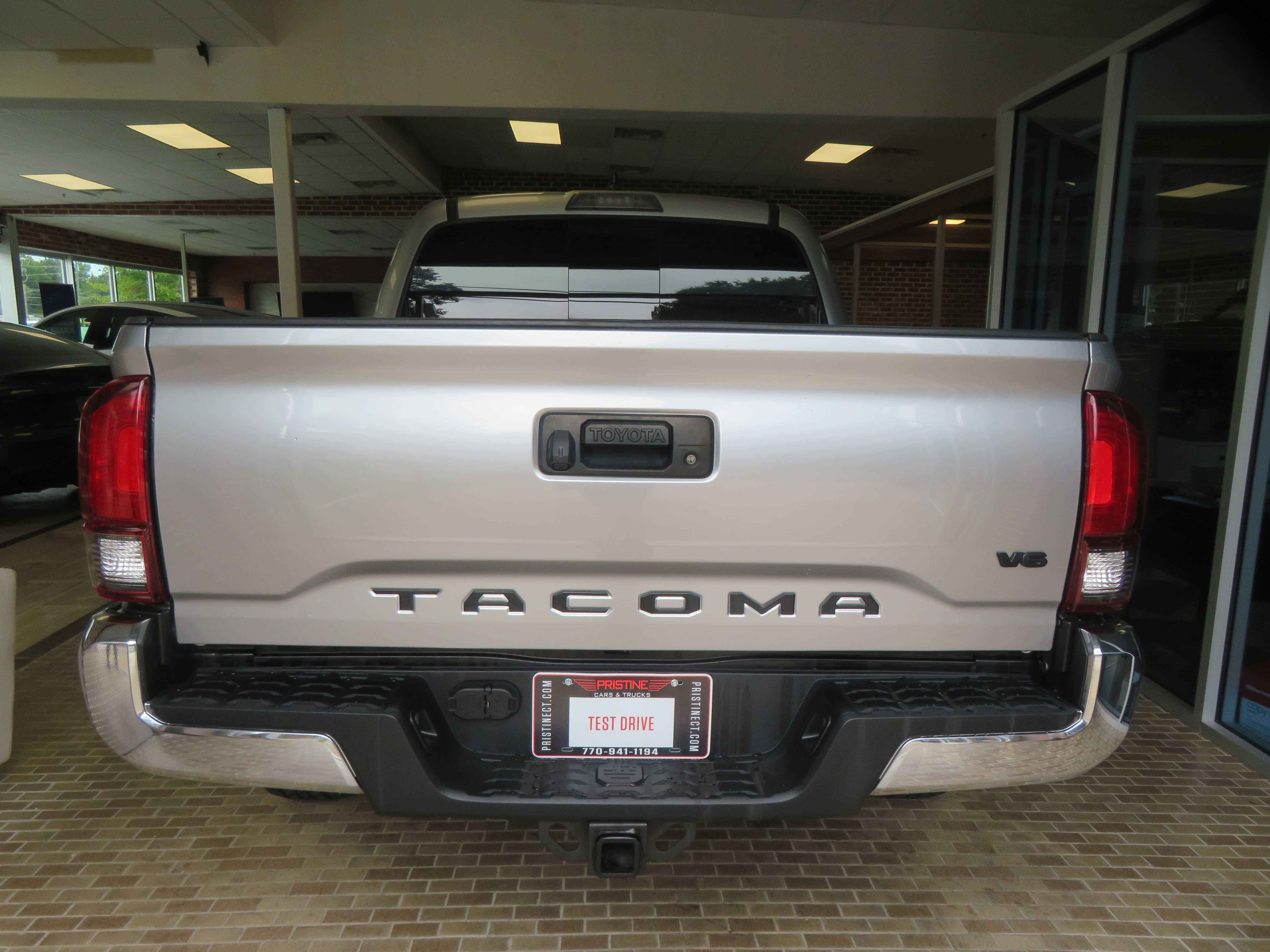 Used 2022 Toyota Tacoma SR5 RWD image 5