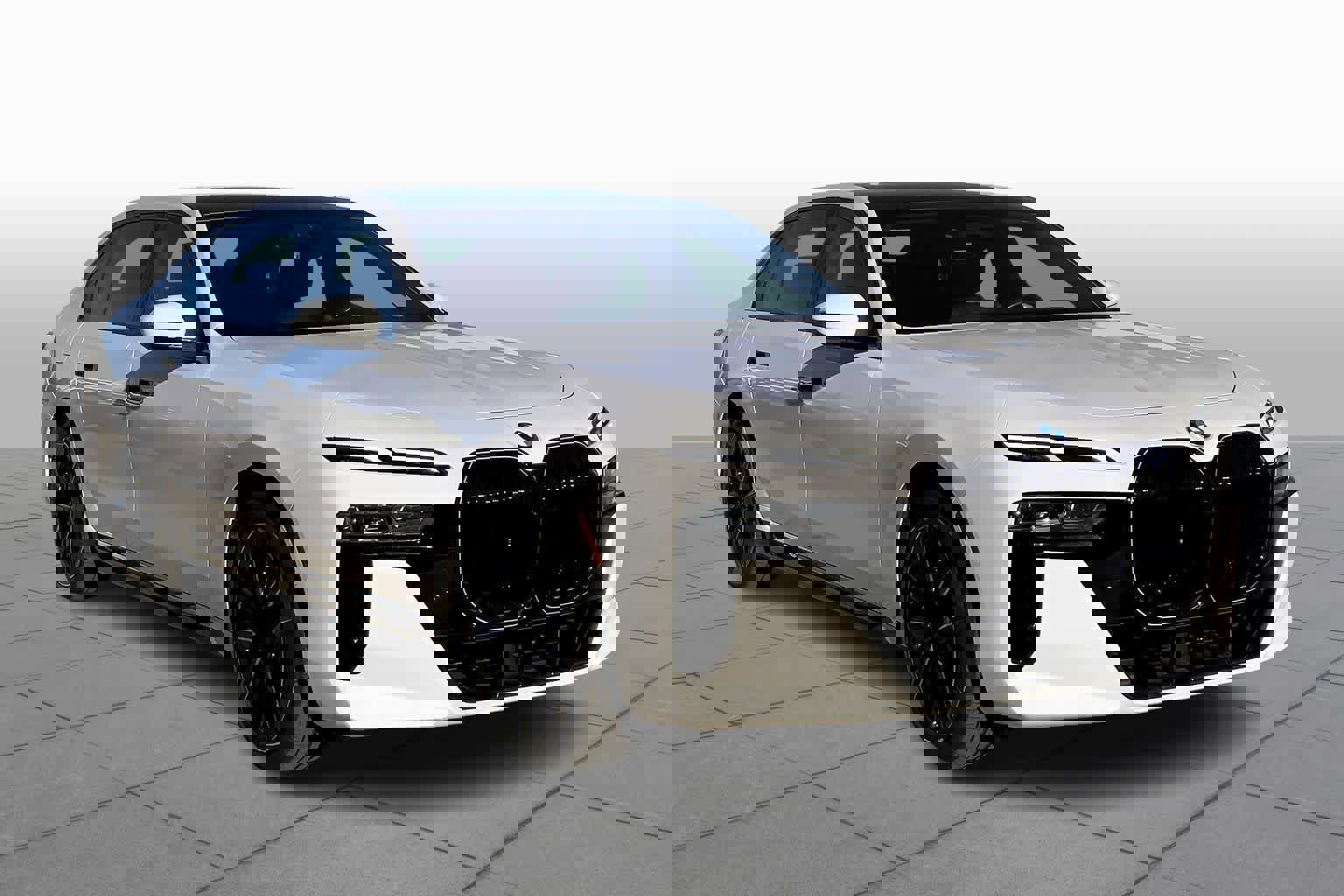 New 2025 BMW 760i xDrive w/ Luxury Rear Seating Package image 2