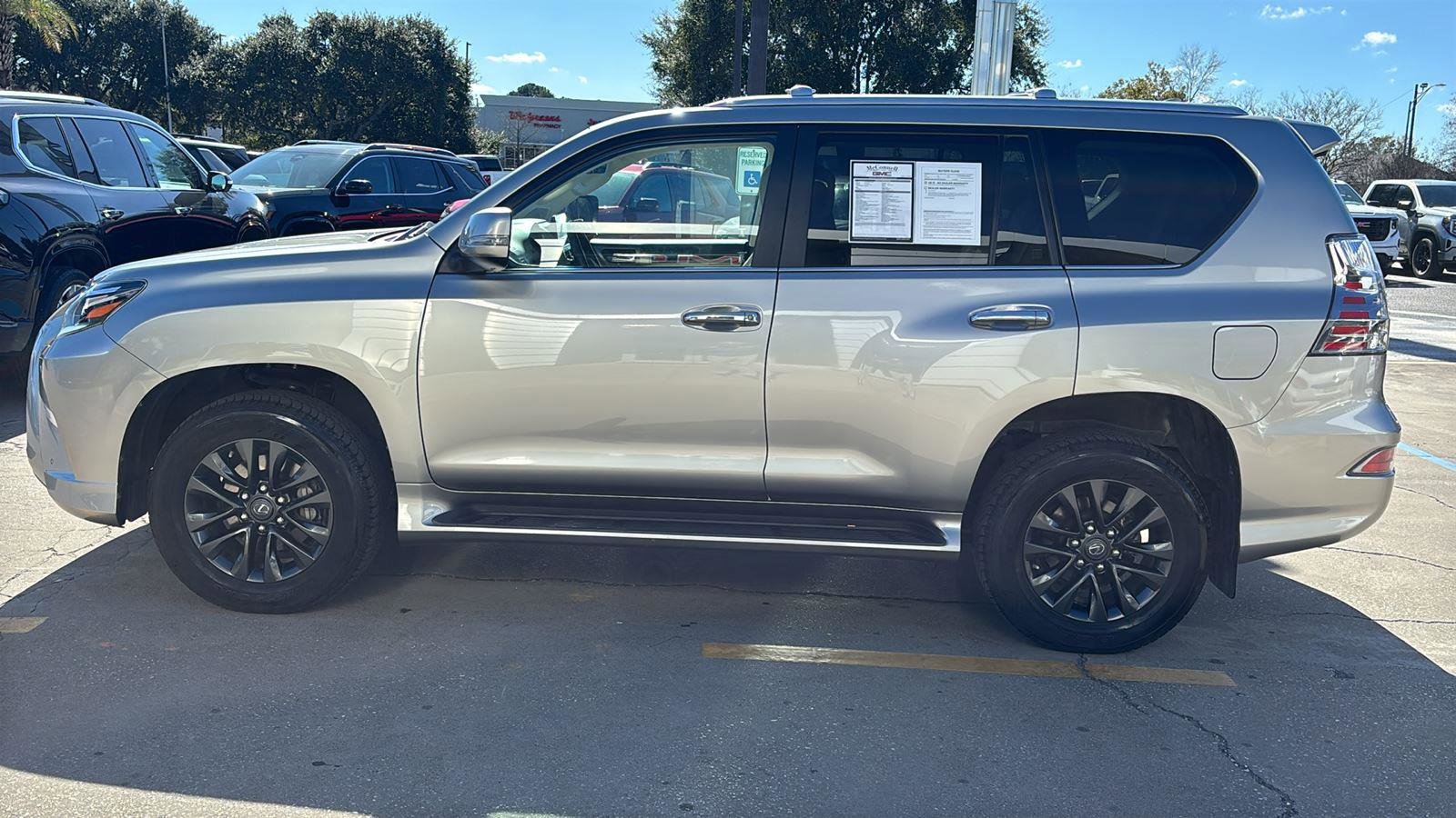 Used 2023 Lexus GX 460 Premium image 4