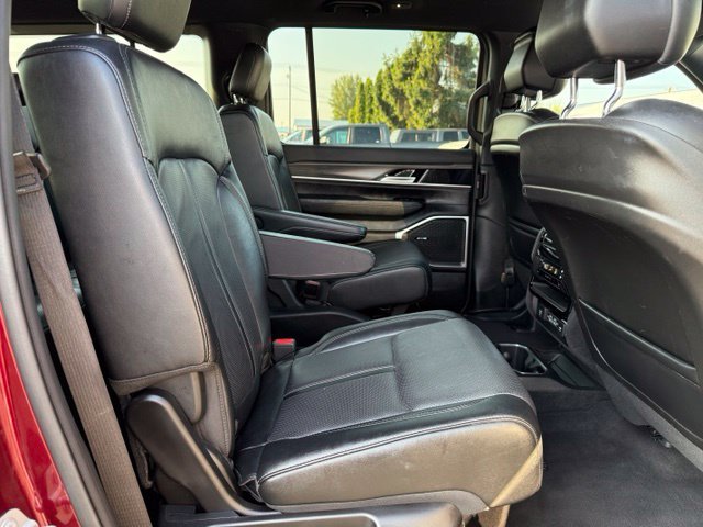Used 2024 Jeep Wagoneer Series II AWD/4WD image 10