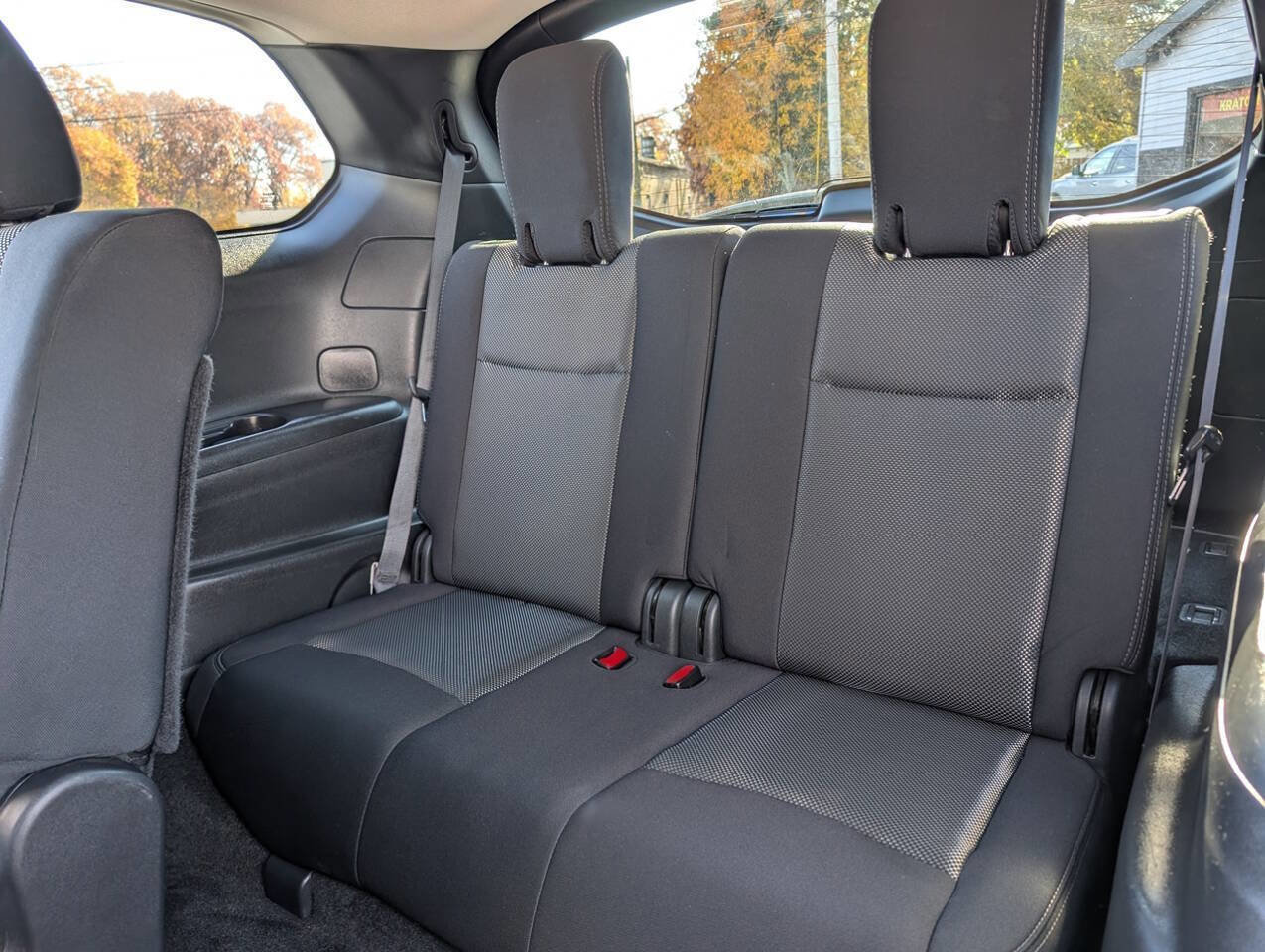 Used 2017 Nissan Pathfinder S image 33