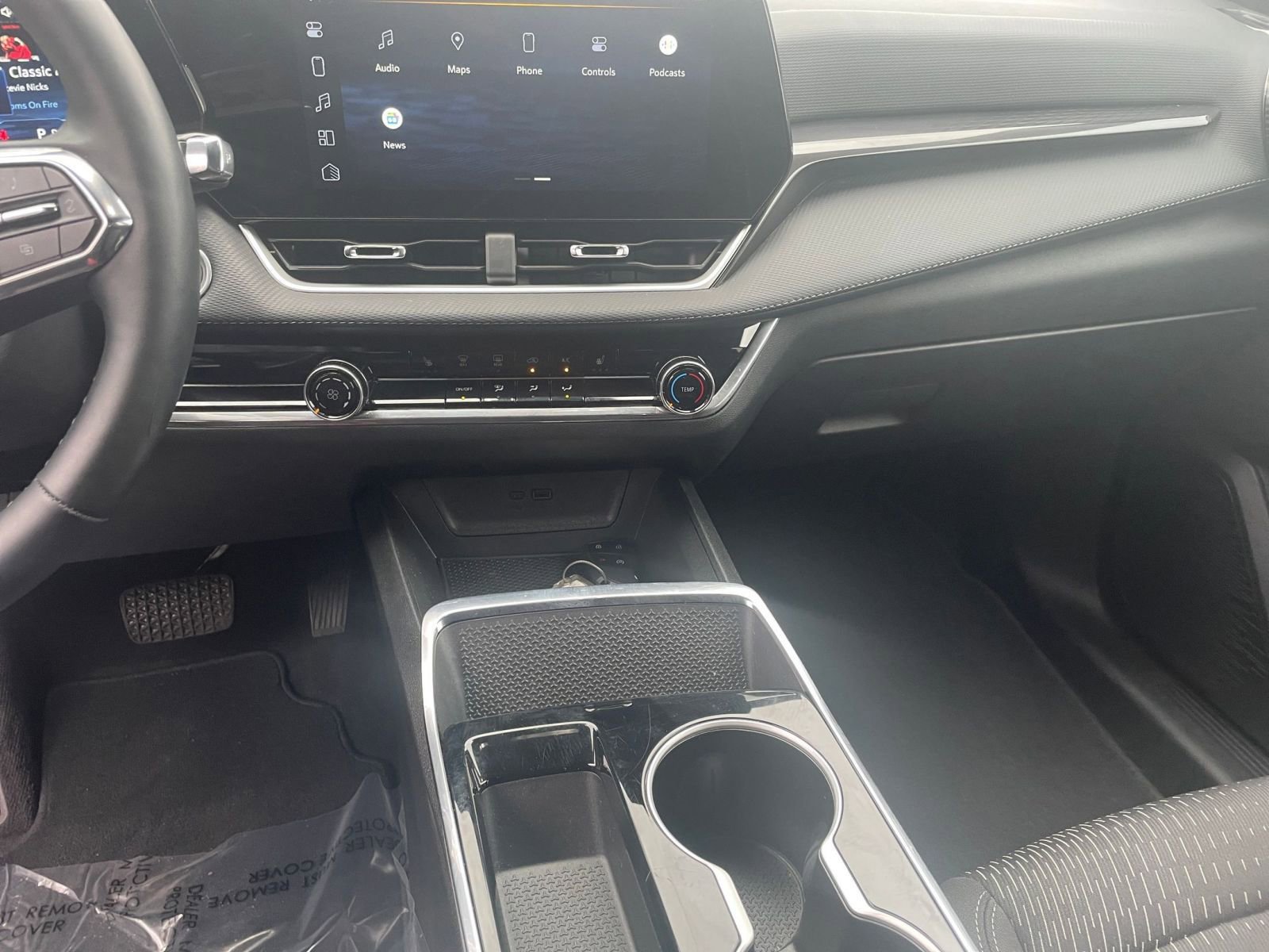 Used 2025 Chevrolet Equinox LT image 37