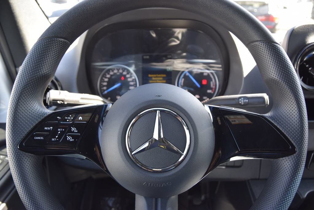 Used 2024 Mercedes-Benz eSprinter 170 Cargo image 20