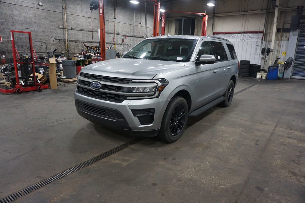 Used 2024 Ford Expedition XLT RWD image 25