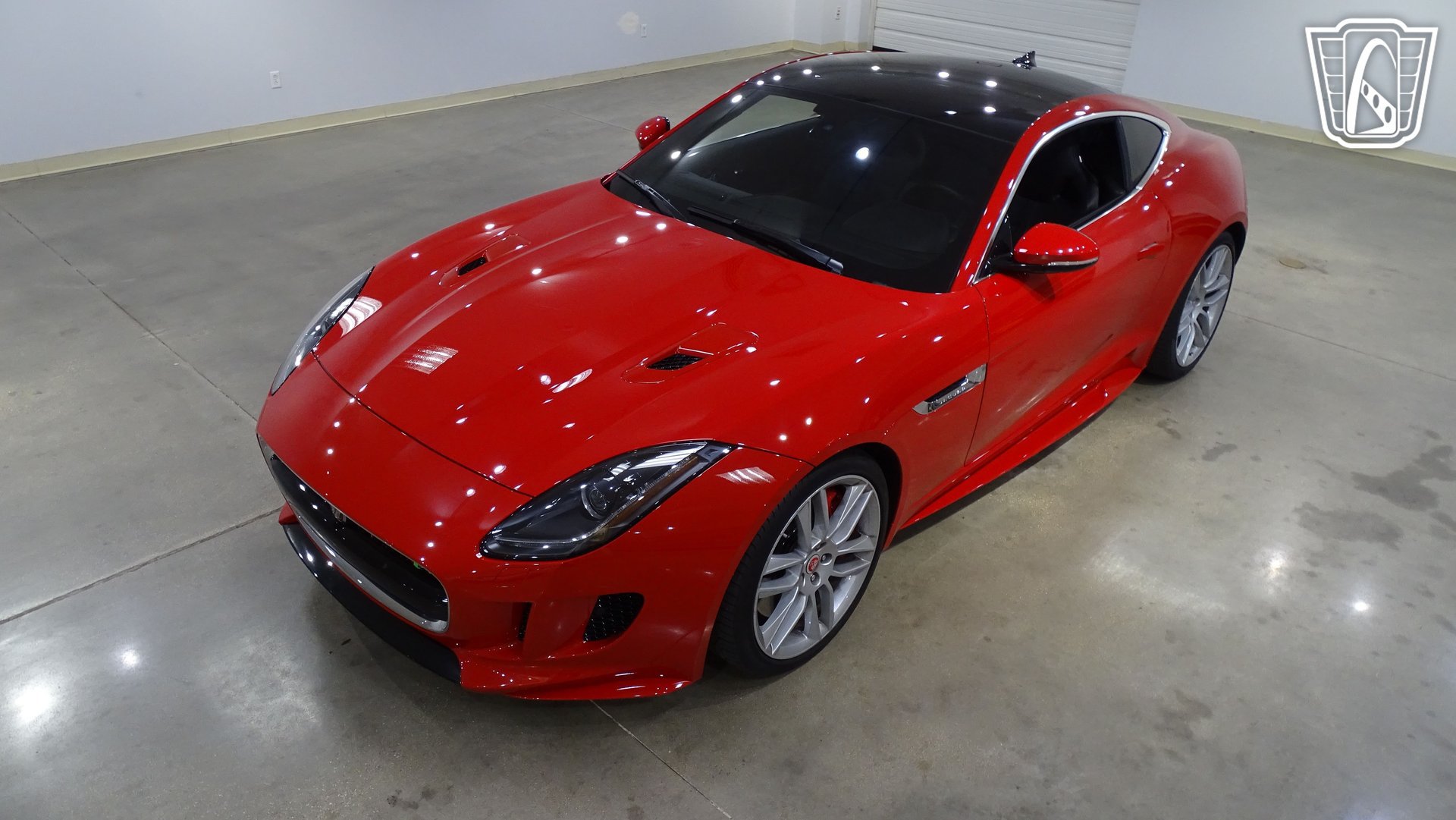 Used 2016 Jaguar F-TYPE R AWD/4WD image 2