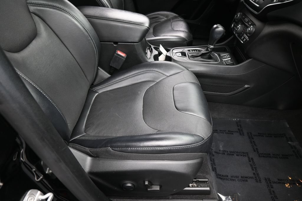 Used 2022 Jeep Cherokee Latitude Lux FWD image 40